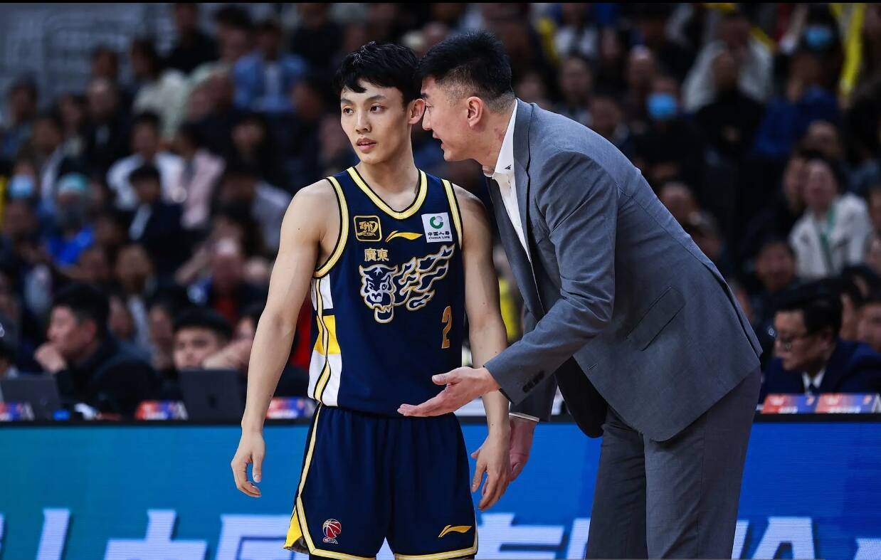 广东队为何40分惨败?媒体人说出原因,这2人真的难堪大用