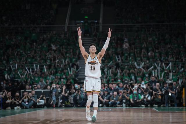 足球比分-夺冠夜24分全场最高 有郭艾伦的辽宁队才算完整！